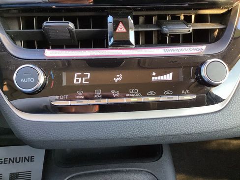 Used 2025 Toyota Corolla LE image 16