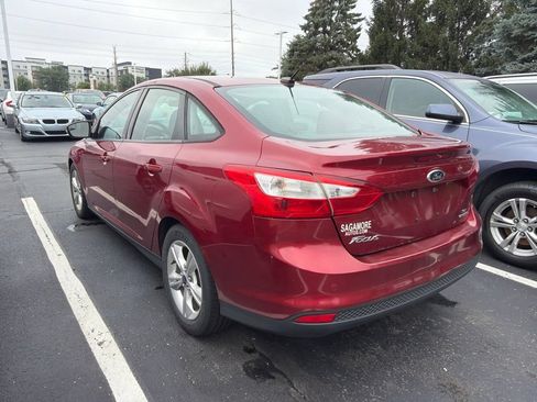 Used 2014 Ford Focus SE FWD image 2