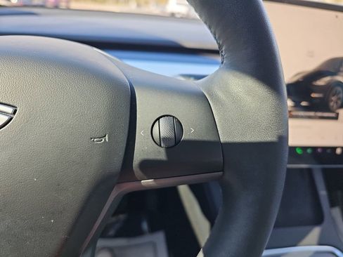 Used 2024 Tesla Model Y Long Range image 23