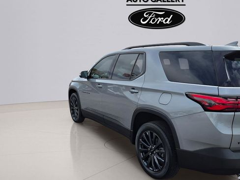 Used 2023 Chevrolet Traverse RS FWD image 5