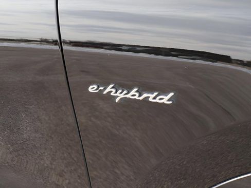 Certified 2023 Porsche Cayenne Turbo S AWD/4WD image 15
