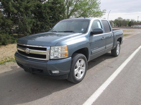 Used 2008 Chevrolet Silverado 1500 LTZ w/ Safety Package RWD image 11