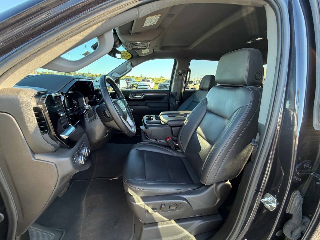 Used 2025 GMC Sierra 1500 SLT AWD/4WD image 18