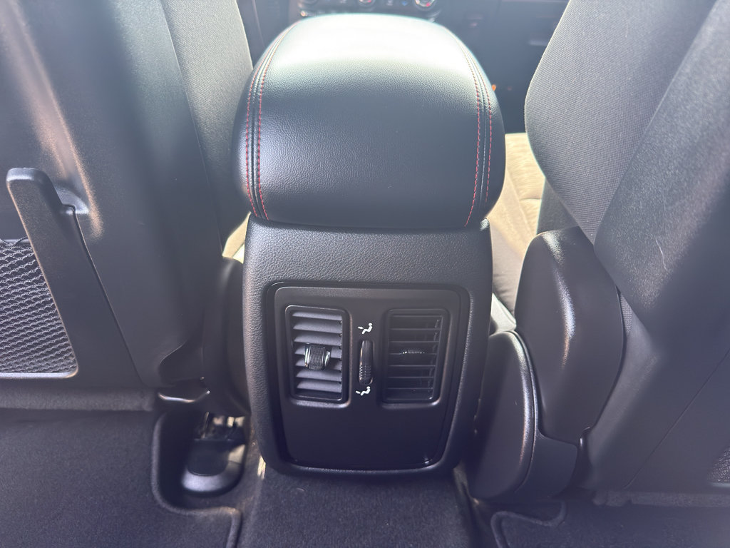 Used 2025 Dodge Durango GT w/ Blacktop Package AWD/4WD image 32