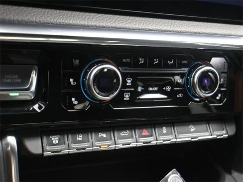 Used 2024 GMC Sierra 2500 Denali w/ Denali Reserve Package image 19