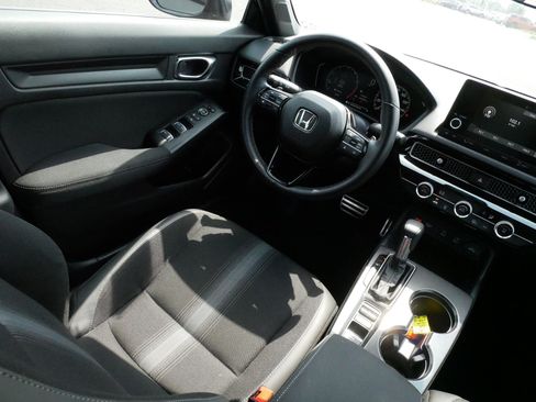 Used 2025 Honda Civic Sport image 9