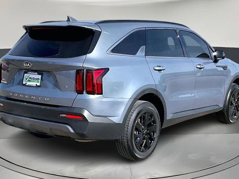 Used 2021 Kia Sorento S image 7