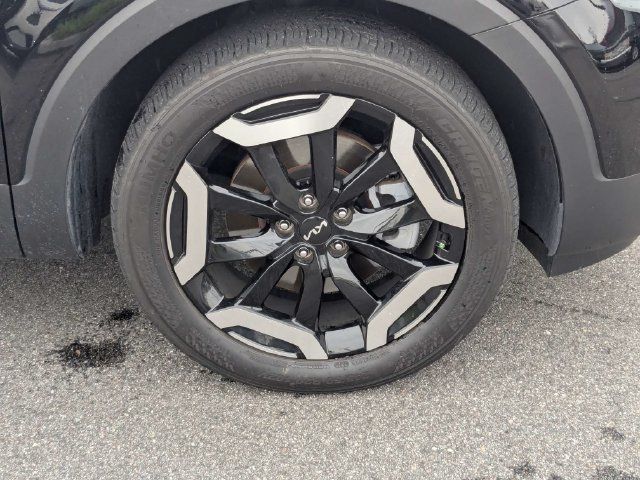 Used 2025 Kia Telluride S FWD image 11