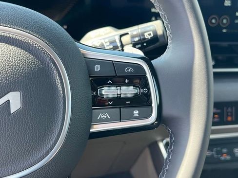 New 2026 Kia Carnival EX FWD image 21