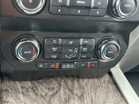 Used 2019 Ford F250 Lariat w/ Lariat Value Package AWD/4WD image 25