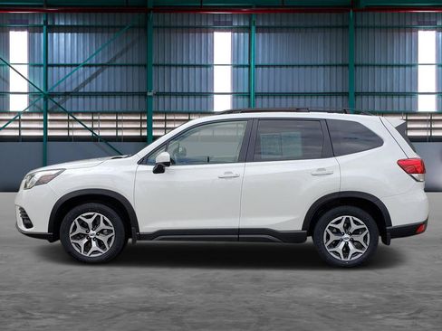 Used 2023 Subaru Forester Premium AWD/4WD image 2