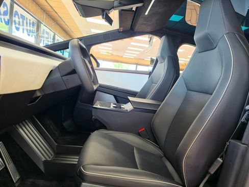 Used 2024 Tesla Cybertruck AWD Crew Cab image 13