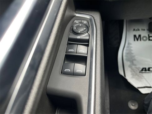 Used 2024 Chevrolet Silverado 1500 LT image 41