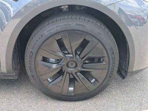 Used 2023 Tesla Model Y Long Range AWD/4WD image 10