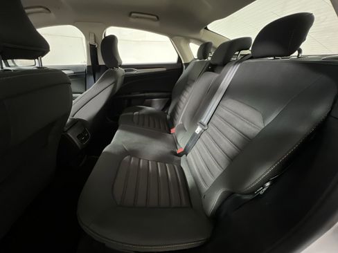 Used 2019 Ford Fusion SE image 23