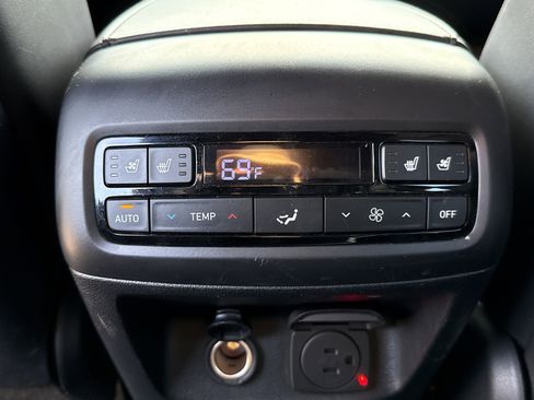 Used 2022 Hyundai Palisade Calligraphy image 24