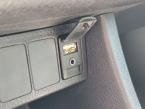Used 2017 Toyota Corolla L FWD image 28