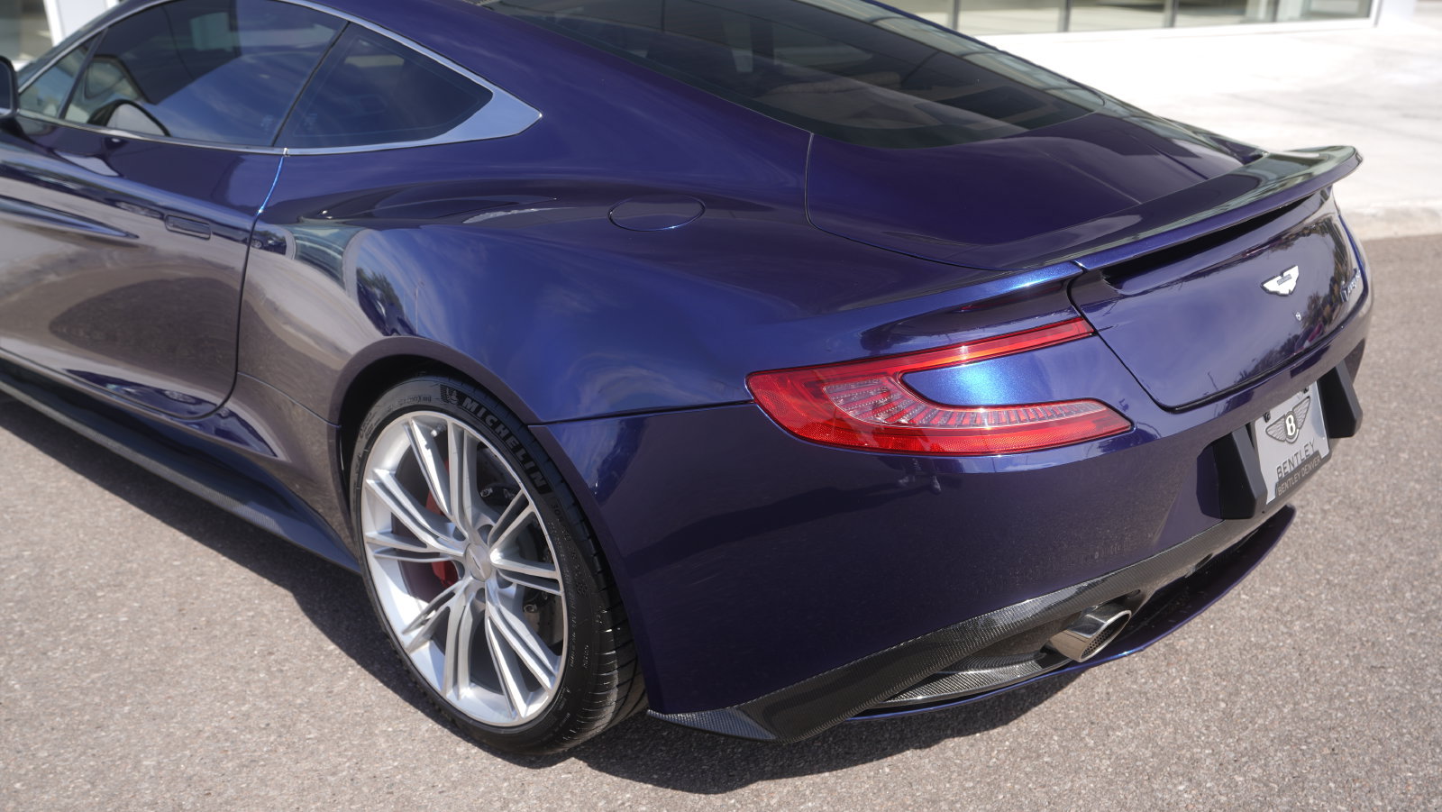 Used 2015 Aston Martin Vanquish Coupe RWD image 13