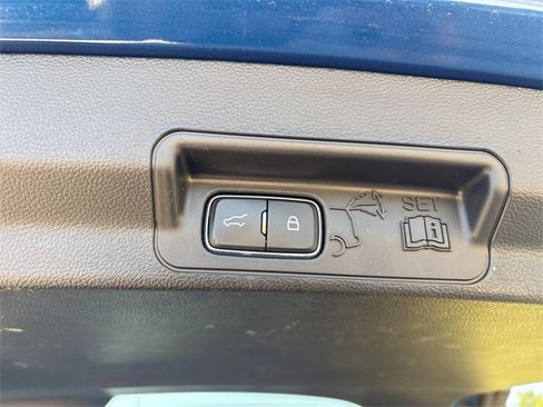 Used 2022 Ford Explorer XLT image 56