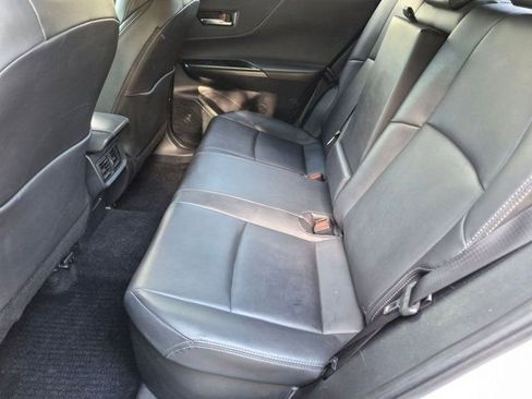 Used 2024 Toyota Venza XLE AWD/4WD image 10