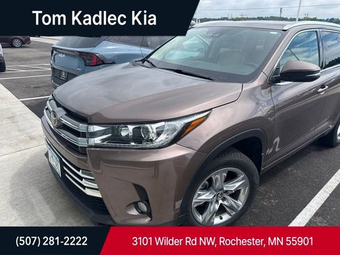 Used 2017 Toyota Highlander Limited w/ Carpet Mat Package AWD/4WD image 1