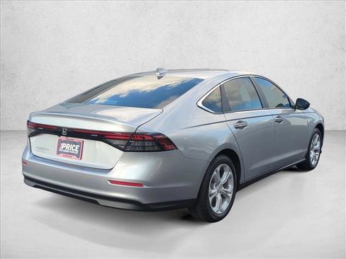 Used 2025 Honda Accord LX image 5