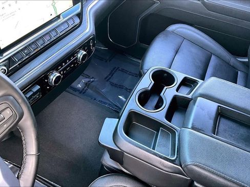 Used 2025 GMC Sierra 1500 SLT image 15