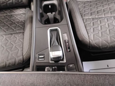 Used 2025 Nissan Kicks SV w/ SV Premium Package image 36