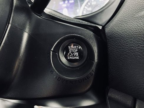 Used 2018 Jeep Renegade Latitude image 29