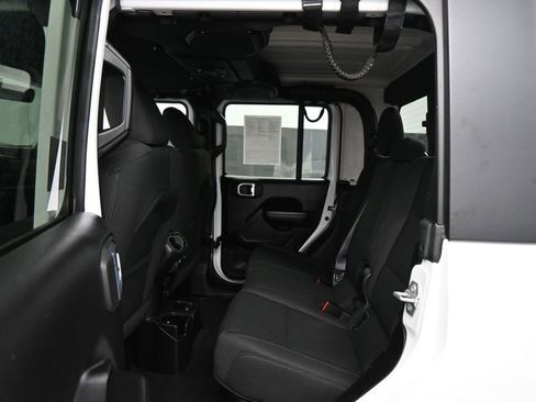 Used 2021 Jeep Gladiator Sport AWD/4WD image 16