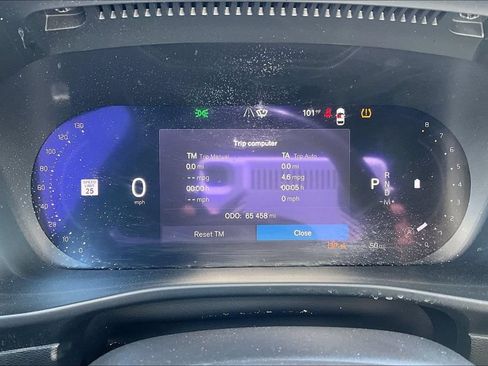 Used 2025 Volvo XC40 B5 Core AWD/4WD image 27
