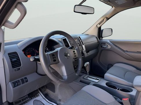 Used 2012 Nissan Frontier SV w/ SV Premium Utility Pkg image 11