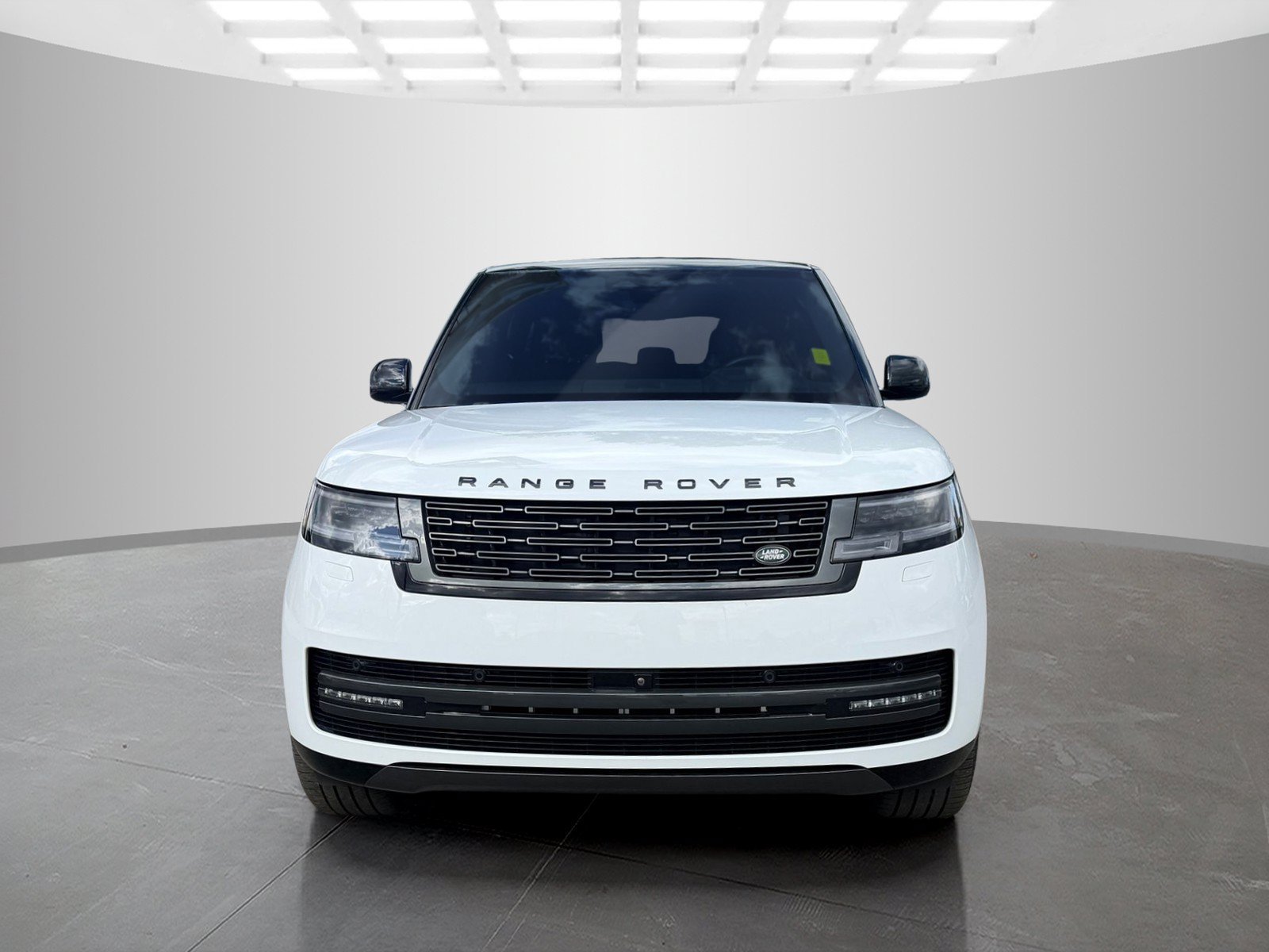 Used 2025 Land Rover Range Rover SE AWD/4WD image 2