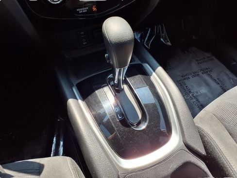 Used 2015 Nissan Rogue SV AWD/4WD image 11