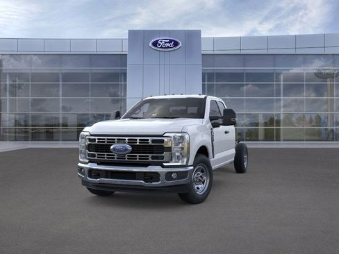 New 2026 Ford F350 XL w/ XL Chrome Package image 2