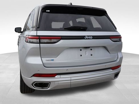 Used 2022 Jeep Grand Cherokee Summit AWD/4WD image 6