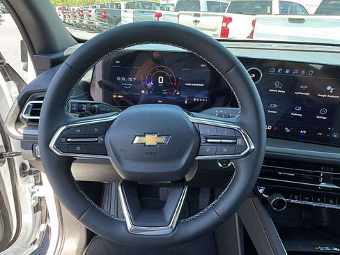 New 2026 Chevrolet Traverse LT FWD image 20