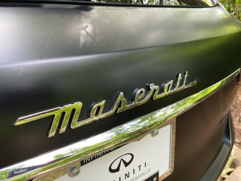 Used 2020 Maserati Levante AWD/4WD image 17