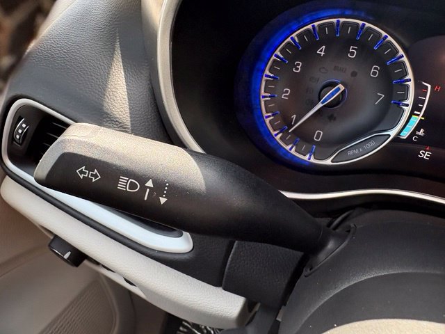Used 2024 Chrysler Pacifica Touring-L FWD image 35