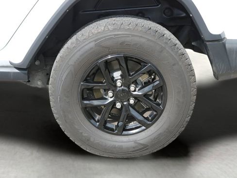 Used 2023 Jeep Wrangler Unlimited Sport AWD/4WD image 9