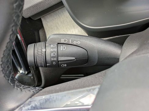 Certified 2023 Volvo XC40 B5 Plus w/ Protection Package Premier AWD/4WD image 35