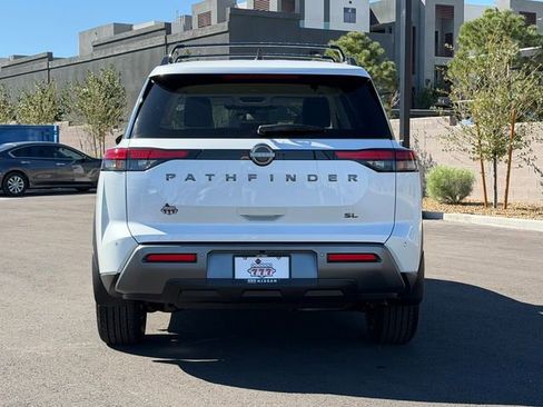 New 2026 Nissan Pathfinder SL image 4