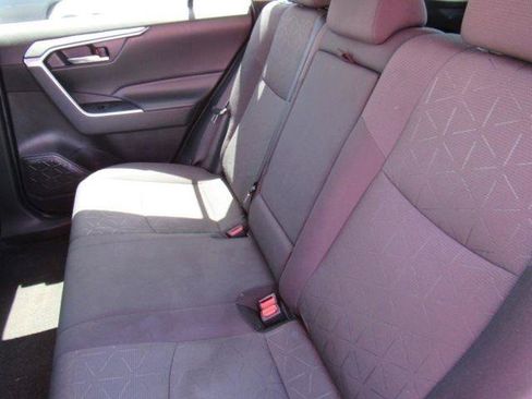 Used 2021 Toyota RAV4 XLE FWD image 20