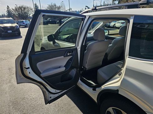 Used 2017 Subaru Forester 2.5i Limited w/ Popular Package #2 image 16