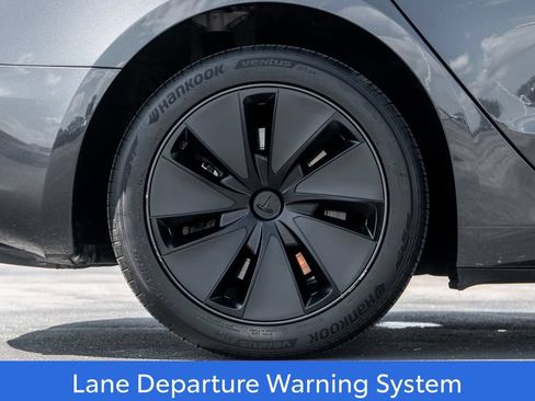 Used 2025 Tesla Model 3 Long Range AWD/4WD image 9