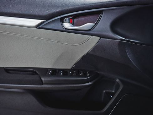 Used 2019 Honda Civic EX image 16