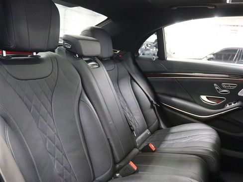 Used 2018 Mercedes-Benz S 560 4MATIC Sedan image 15