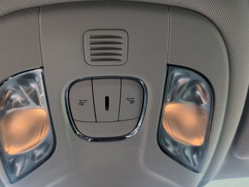 Used 2020 Jeep Compass Limited AWD/4WD image 18