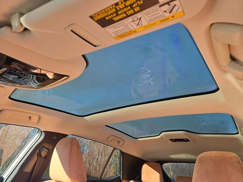 Used 2023 Lexus RZ 450e Premium image 14