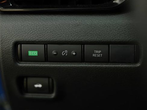 Used 2025 Nissan Sentra SV FWD image 18